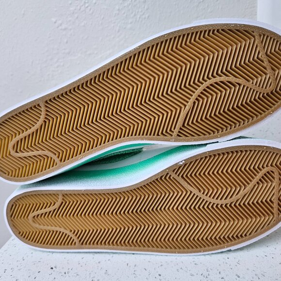 Nike Blazer Mid 77 Size 10 womens/8.5 mens new damaged box green white christmas - Picture 11 of 16